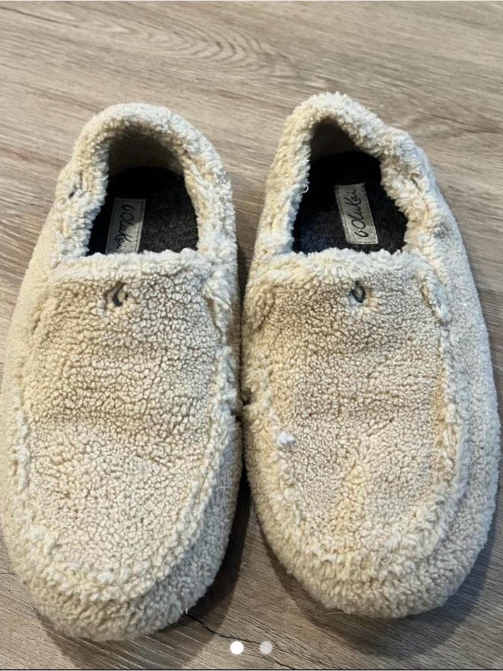 Olukai Women size 7 Cream Sherpa Slip-On house slippers shoes